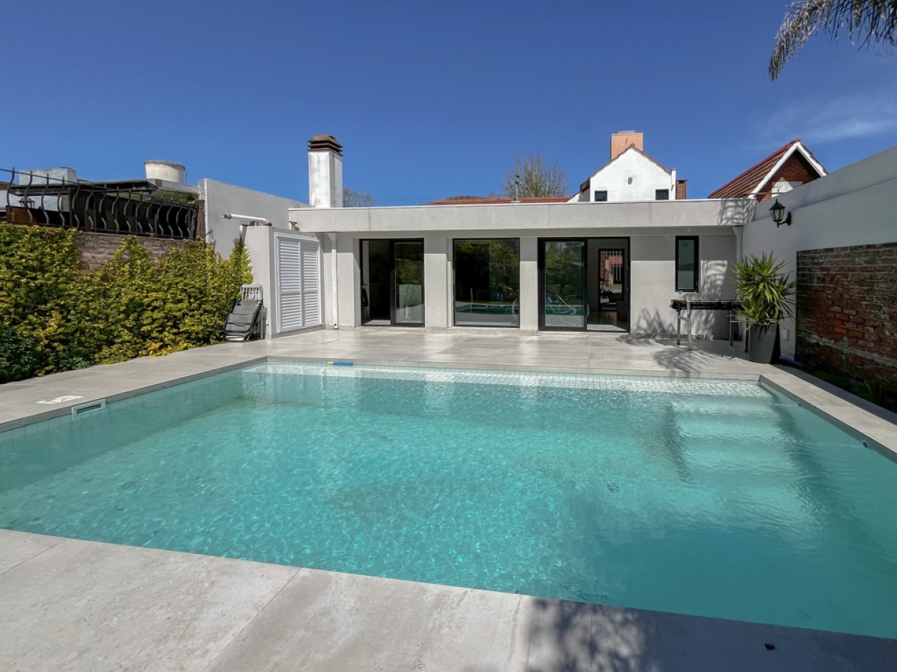 VENTA CASA 4 AMBIENTES LOS PINARES JARDIN PISCINA CLIMATIZADA 