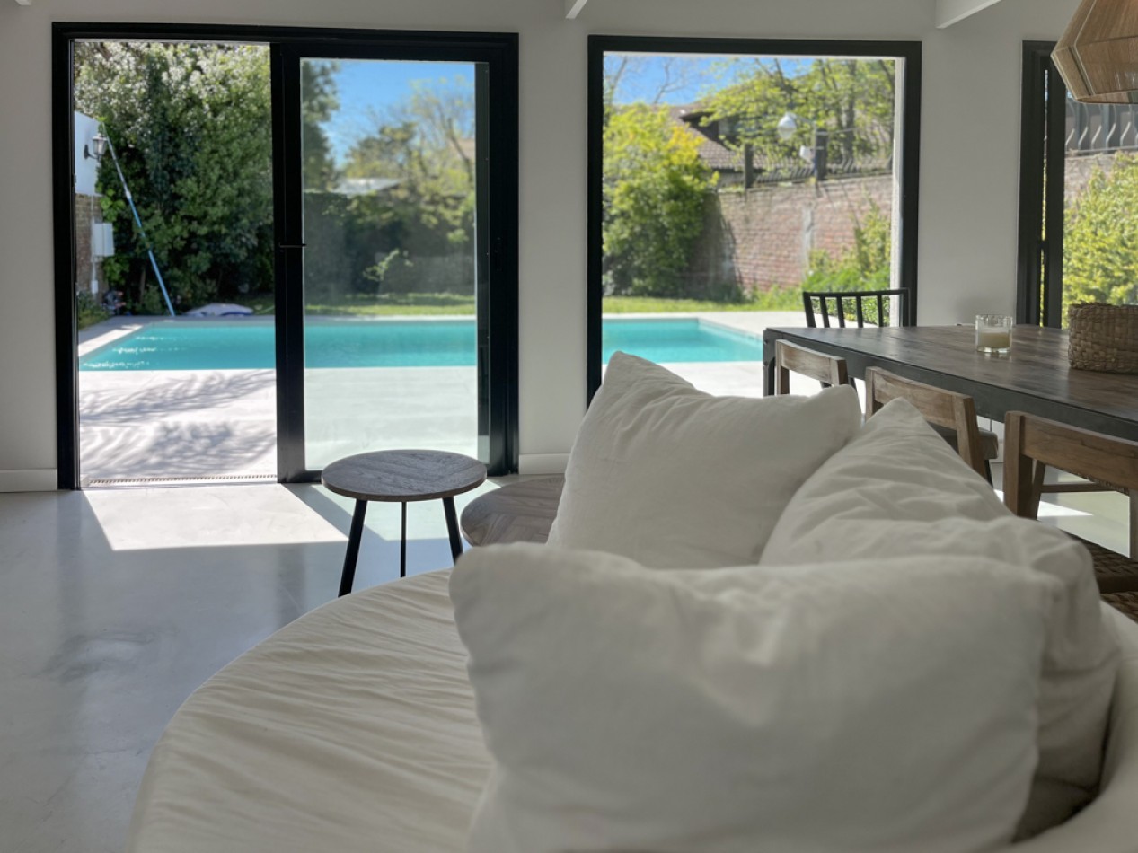 VENTA CASA 4 AMBIENTES LOS PINARES JARDIN PISCINA CLIMATIZADA 