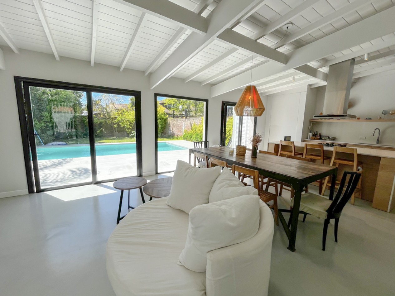 VENTA CASA 4 AMBIENTES LOS PINARES JARDIN PISCINA CLIMATIZADA 