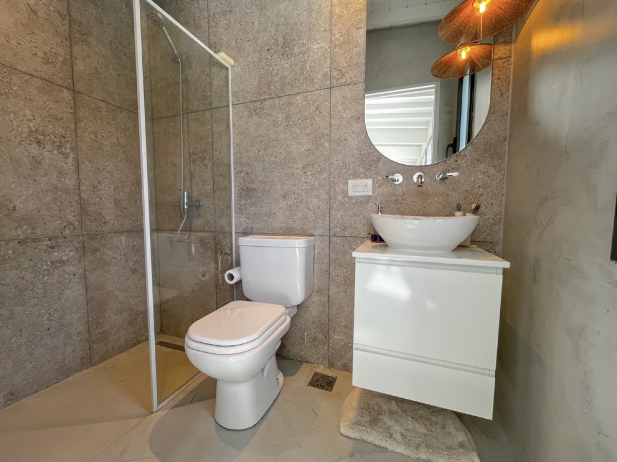 VENTA CASA 4 AMBIENTES LOS PINARES JARDIN PISCINA CLIMATIZADA 