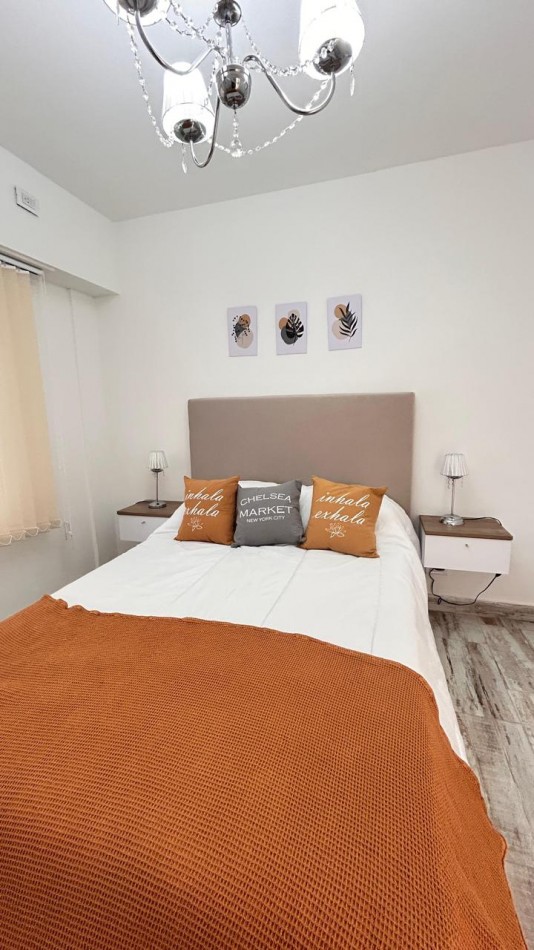 VENTA  DEPARTAMENTO 2 AMBIENTES CON DEPENDENCIA AL  FRENTE CON BALCON  RECICLADO ZONA CENTRO  OPCION COCHERA  