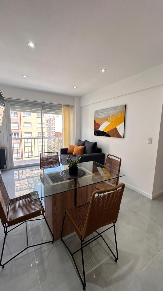 VENTA DEPARTAMENTO 3 AMBIENTES AL FRENTE CON BALCON RECICLADO ZONA PLAZA COLON