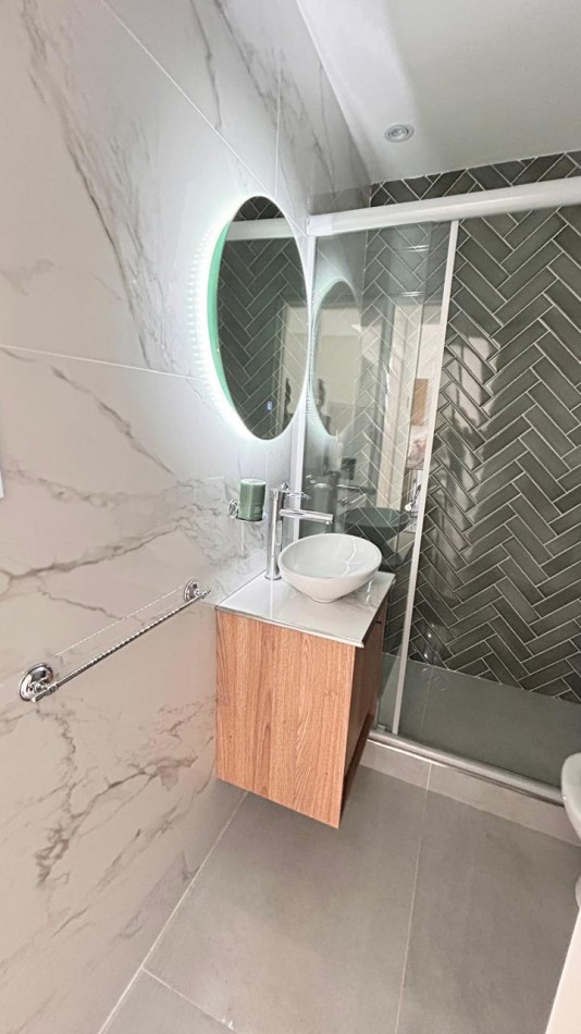 VENTA DEPARTAMENTO 3 AMBIENTES AL FRENTE CON BALCON RECICLADO ZONA PLAZA COLON