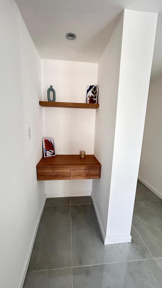 VENTA DEPARTAMENTO 3 AMBIENTES AL FRENTE CON BALCON RECICLADO ZONA PLAZA COLON