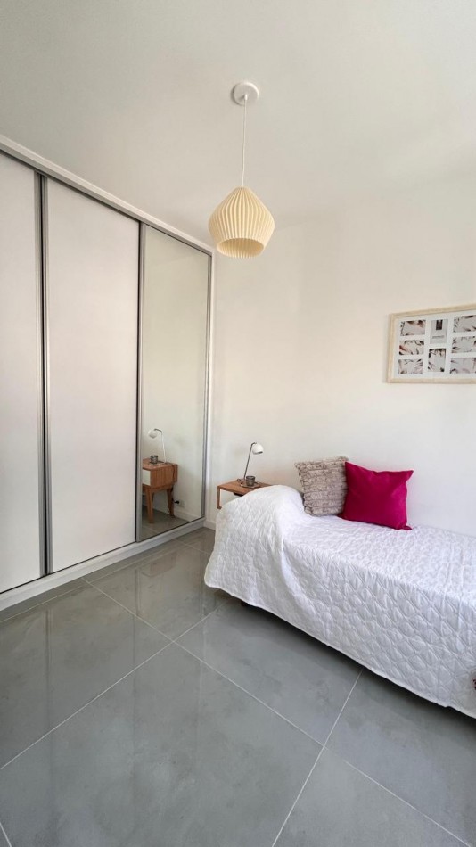 VENTA DEPARTAMENTO 3 AMBIENTES AL FRENTE CON BALCON RECICLADO ZONA PLAZA COLON