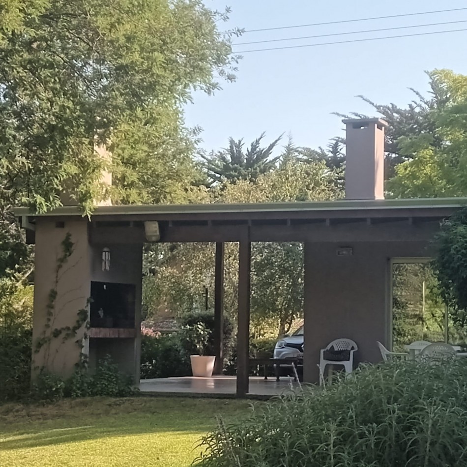 VENTA CASA 4 AMBIENTES ACANTILADOS 