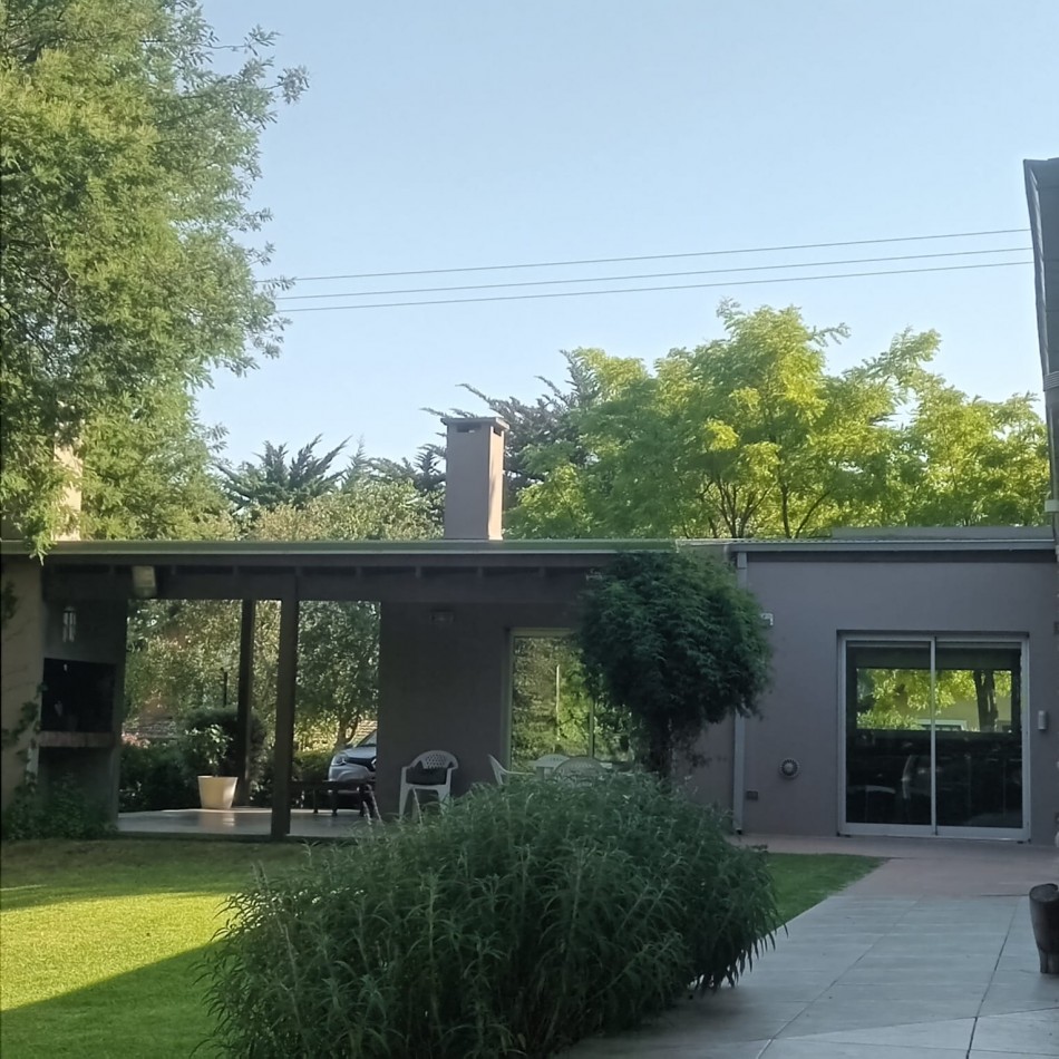 VENTA CASA 4 AMBIENTES ACANTILADOS 