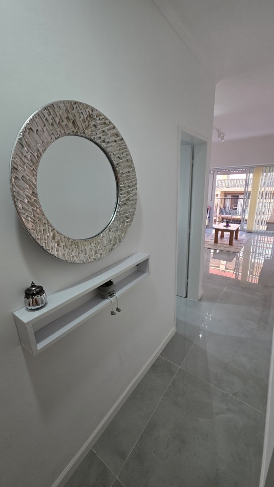 VENTA DEPARTAMENTO 2 AMBIENTES AL FRENTE CON BALCON PLAZA COLON 