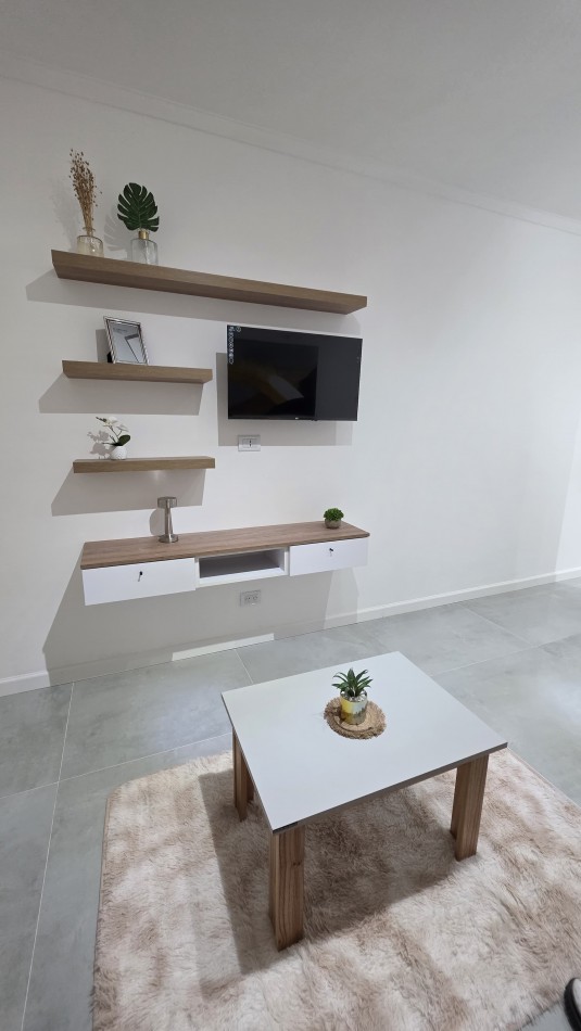 VENTA DEPARTAMENTO 2 AMBIENTES AL FRENTE CON BALCON PLAZA COLON 