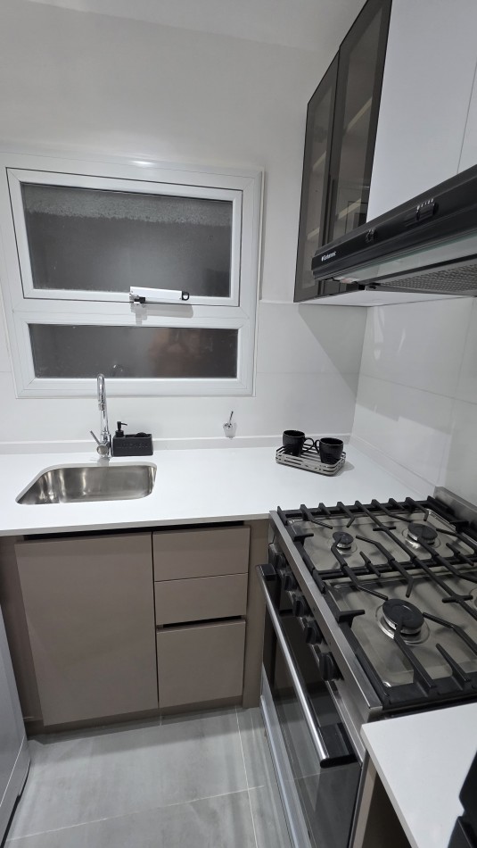 VENTA DEPARTAMENTO 2 AMBIENTES AL FRENTE CON BALCON PLAZA COLON 