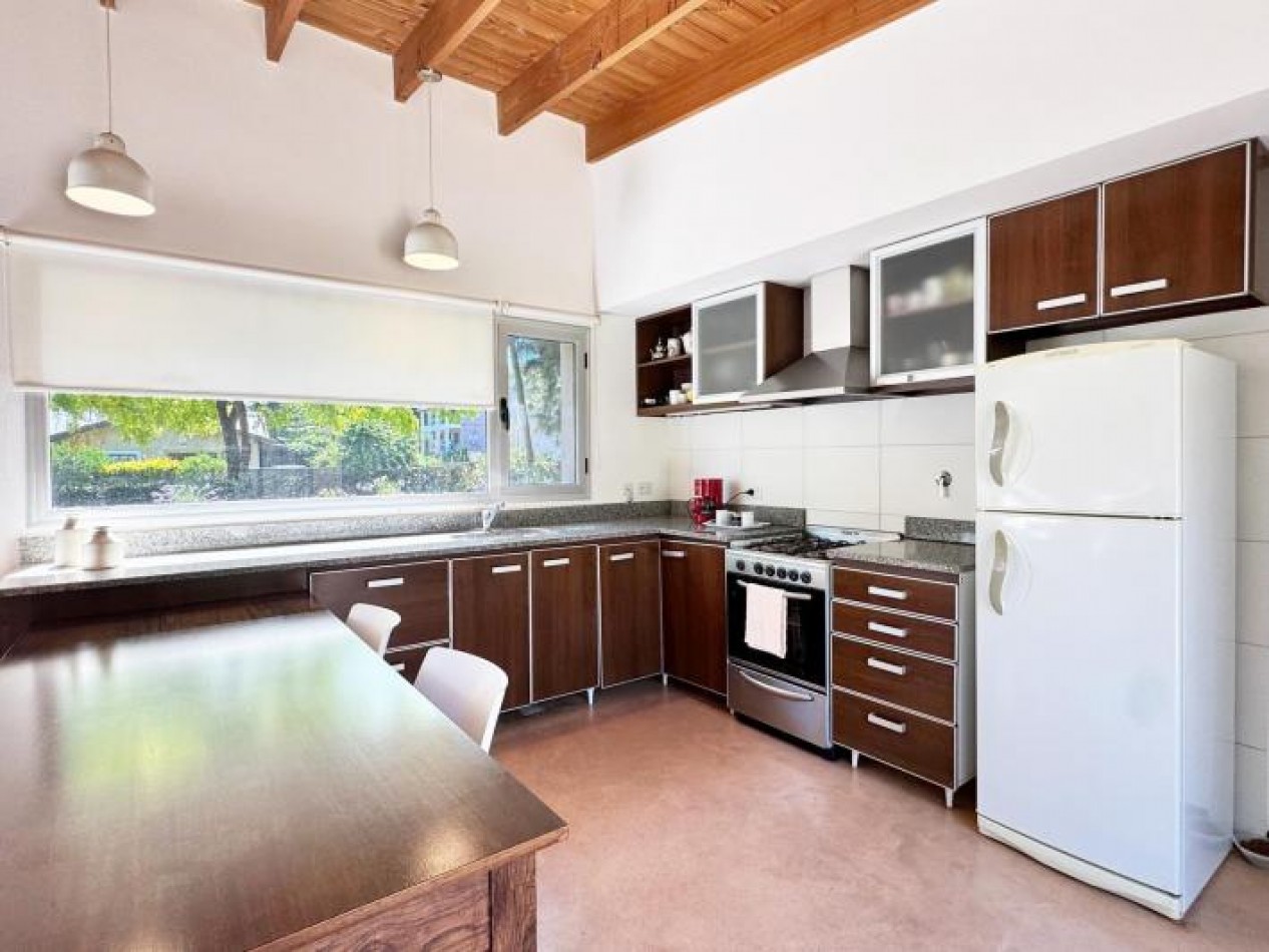 VENTA CASA 4 AMBIENTES ACANTILADOS 