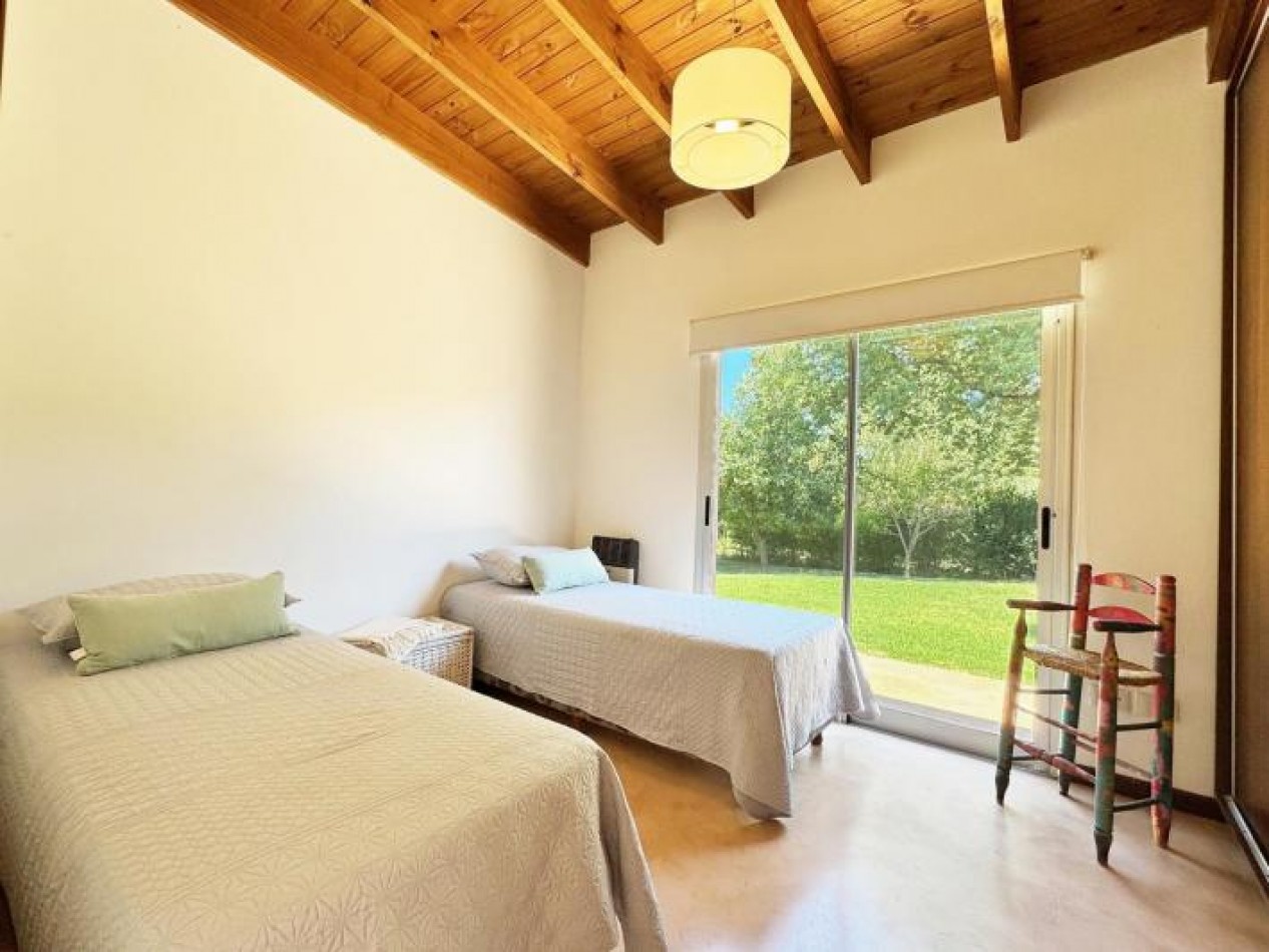 VENTA CASA 4 AMBIENTES ACANTILADOS 