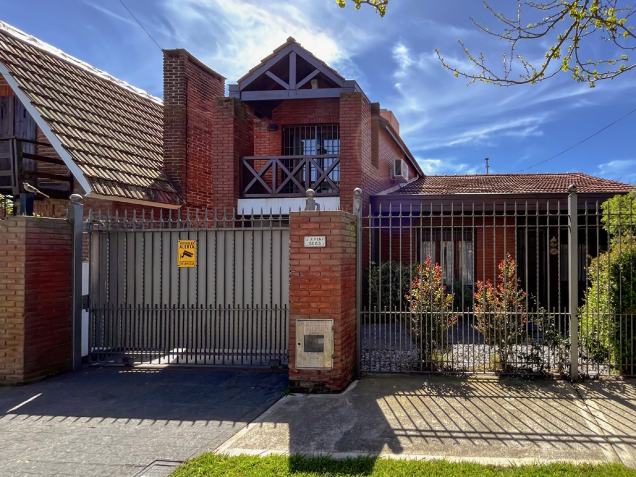 VENTA CASA 4 AMBIENTES LOS PINARES JARDIN PISCINA CLIMATIZADA 