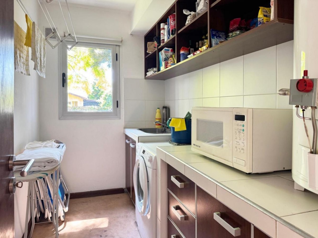 VENTA CASA 4 AMBIENTES ACANTILADOS JARDIN PARRILLA