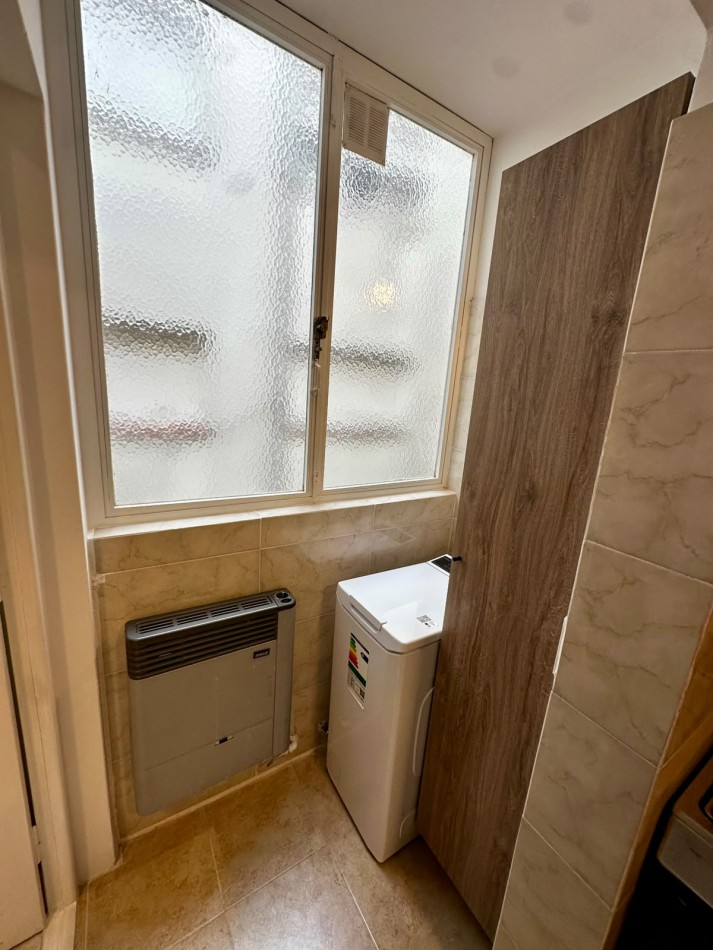 DEPARTAMENTO 2 AMBIENTES CON DEPENDENCIA AL FRENTE CON BALCON CENTRO