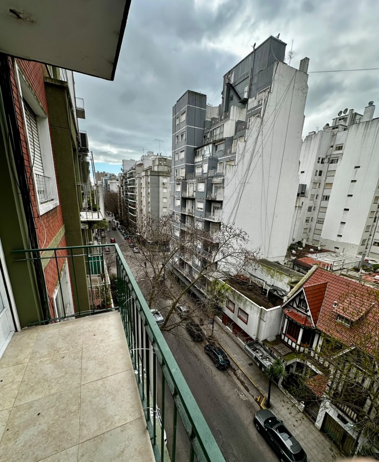 DEPARTAMENTO 2 AMBIENTES CON DEPENDENCIA AL FRENTE CON BALCON CENTRO