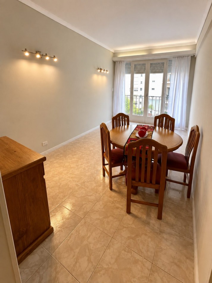 DEPARTAMENTO 2 AMBIENTES CON DEPENDENCIA AL FRENTE CON BALCON CENTRO