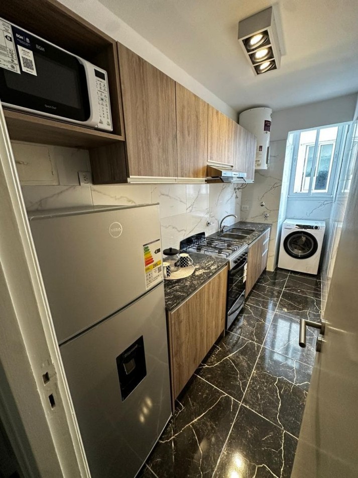 VENTA DEPARTAMENTO DOS AMBIENTESAL FRENTE CON BALCON RECICLADO CENTRO 