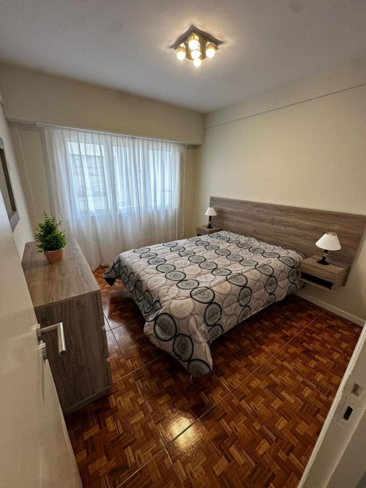 VENTA DEPARTAMENTO DOS AMBIENTESAL FRENTE CON BALCON RECICLADO CENTRO 
