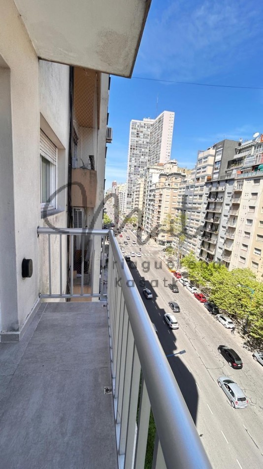 VENTA DEPARTAMENTO 3 AMBIENTES AL FRENTE CON BALCON RECICLADO ZONA CENTRO