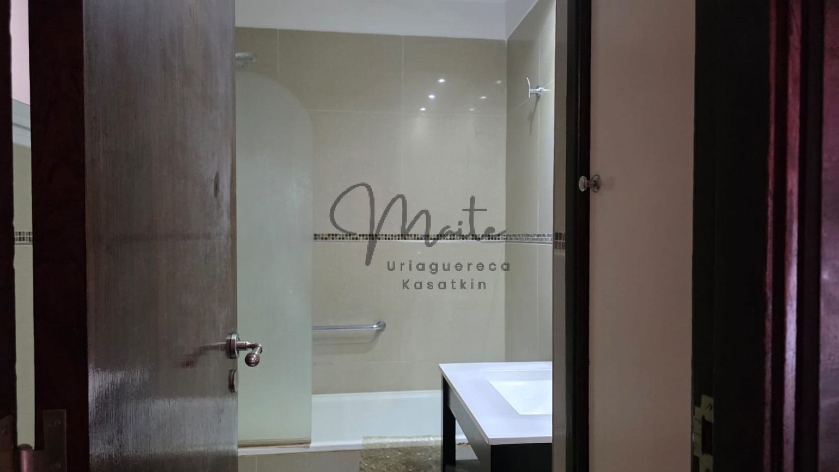 DEPARTAMENTO 3 AMBIENTES CON PATIO PLAZA MITRE 