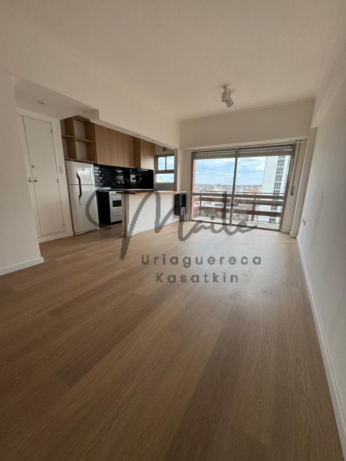 VENTA MONOAMBIENTEAL FRENTE CON BALCON  RECICLADO ZONA GUEMES 