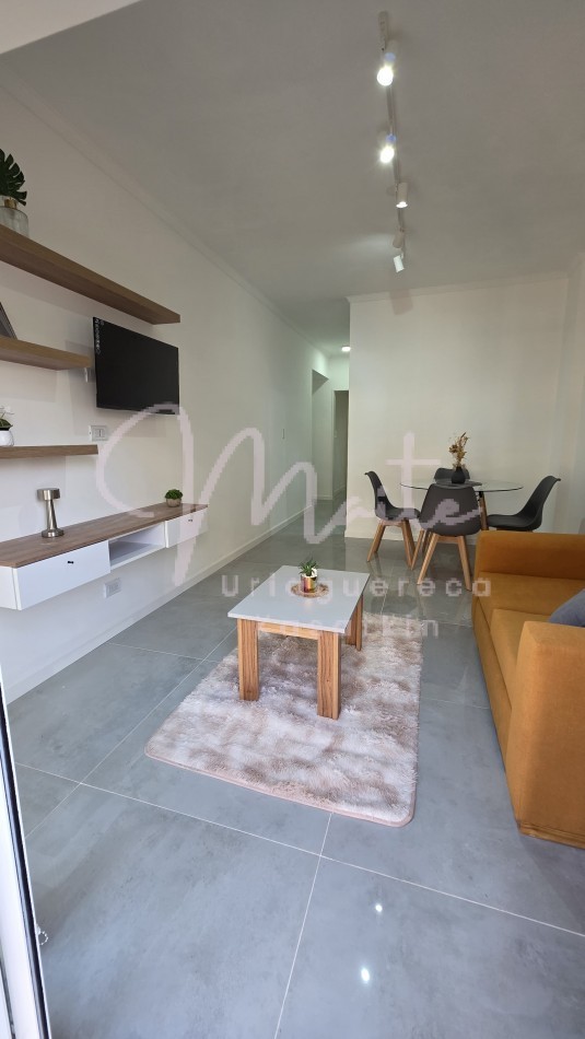 VENTA DEPARTAMENTO 2 AMBIENTES AL FRENTE CON BALCON PLAZA COLON 