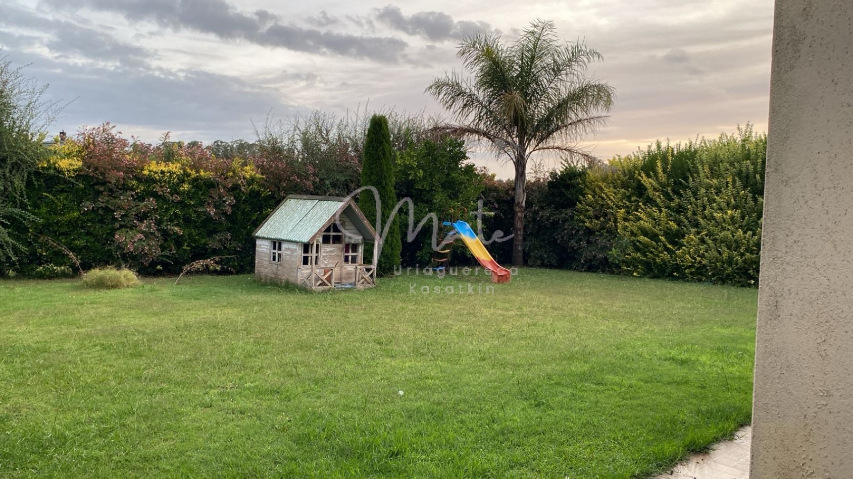 VENTA CASA 4 AMBIENTES ARENAS DEL SUR 