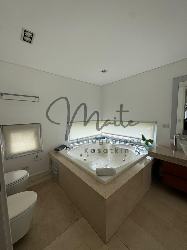 CASA 5 AMBIENTES BARRIO PRIVADO RUMENCO