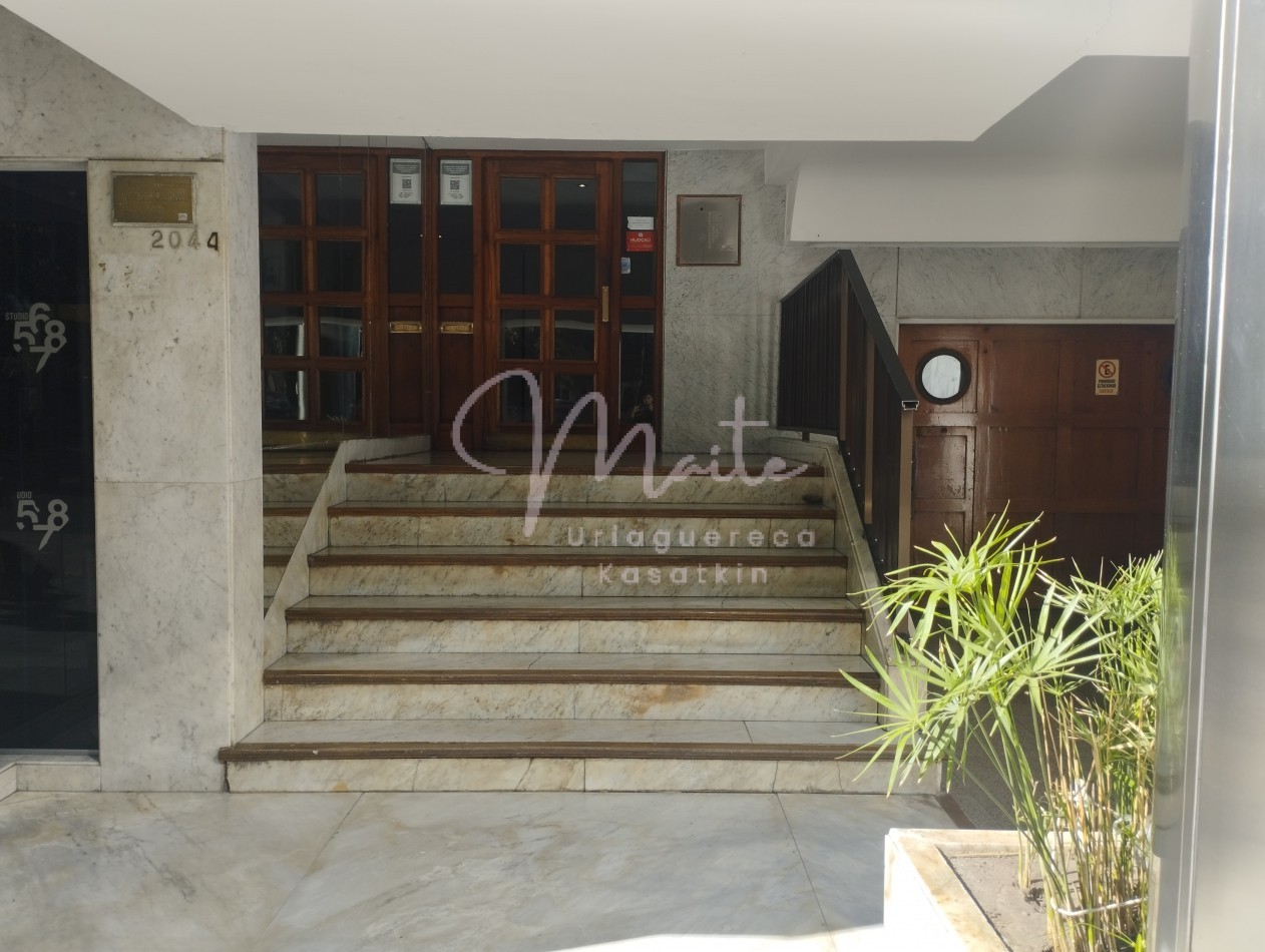 DEPARTAMENTO 2 AMBIENTES CON BALCON AL FRENTE ZONA CENTRO 