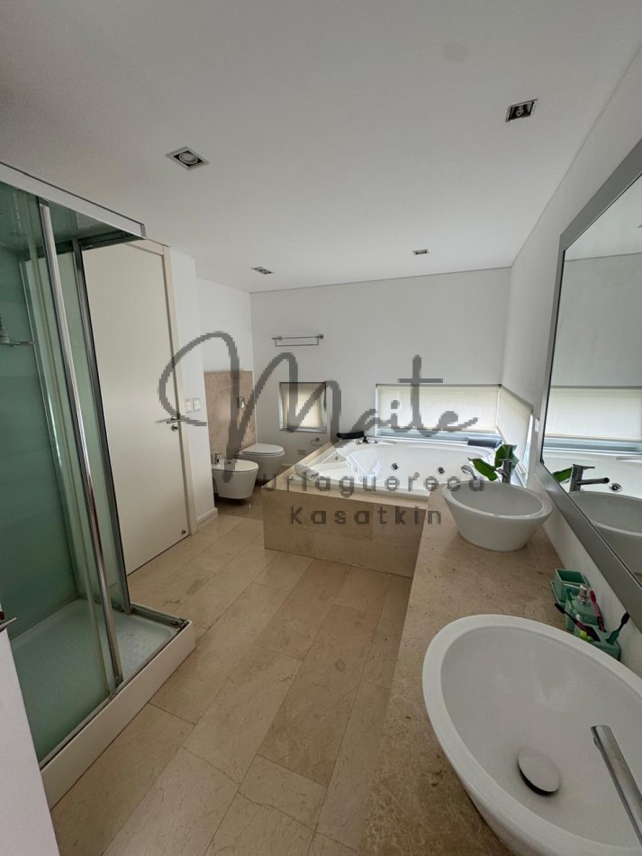 CASA 5 AMBIENTES BARRIO PRIVADO RUMENCO