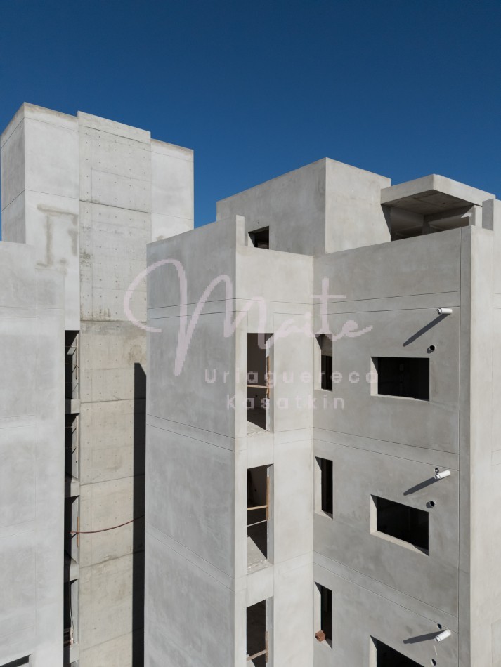 VENTA  DEPARTAMENTO 2 AMBIENTES A ESTRENAR ZONA ALDREY PROYECTO TERMINADO COCHERA 