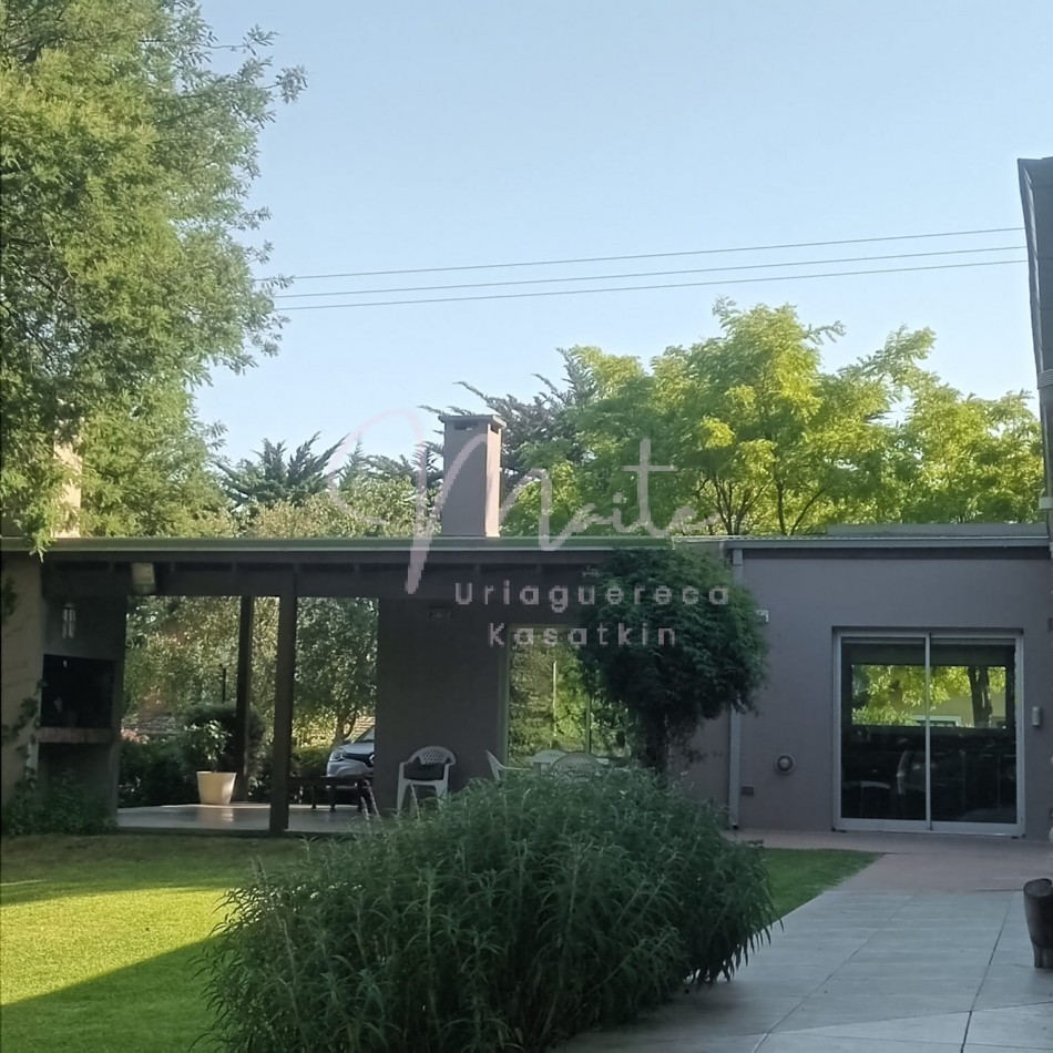 VENTA CASA 4 AMBIENTES ACANTILADOS 