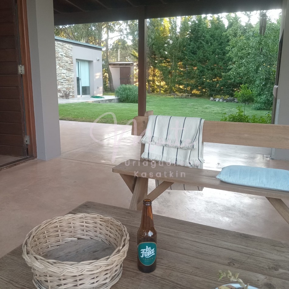 VENTA CASA 4 AMBIENTES ACANTILADOS 