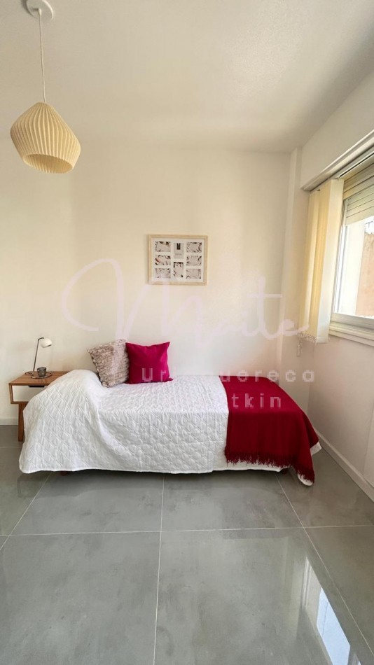 VENTA DEPARTAMENTO 3 AMBIENTES AL FRENTE CON BALCON RECICLADO ZONA PLAZA COLON