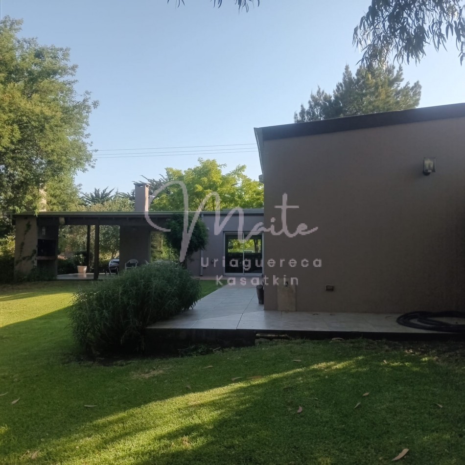 VENTA CASA 4 AMBIENTES ACANTILADOS 