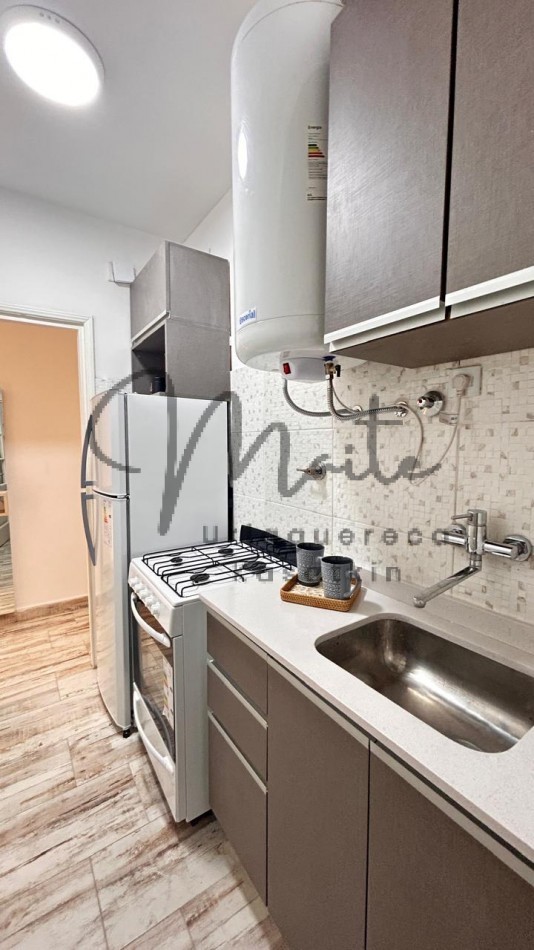 VENTA  DEPARTAMENTO 2 AMBIENTES CON DEPENDENCIA AL  FRENTE CON BALCON  RECICLADO ZONA CENTRO  OPCION COCHERA  