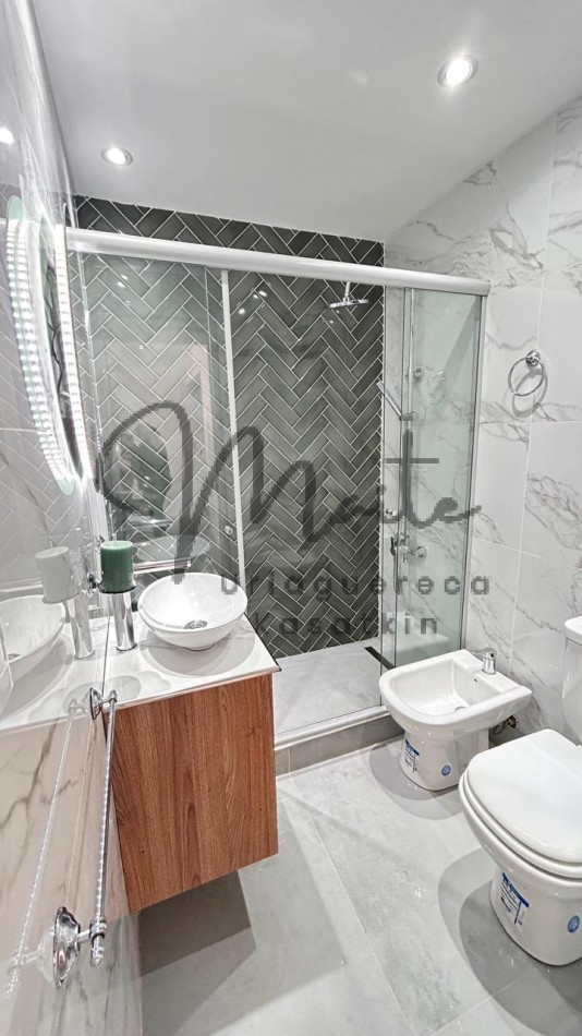 VENTA DEPARTAMENTO 3 AMBIENTES AL FRENTE CON BALCON RECICLADO ZONA CENTRO