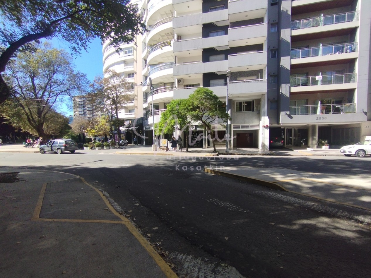 DEPARTAMENTO 2 AMBIENTES CON BALCON AL FRENTE ZONA CENTRO 