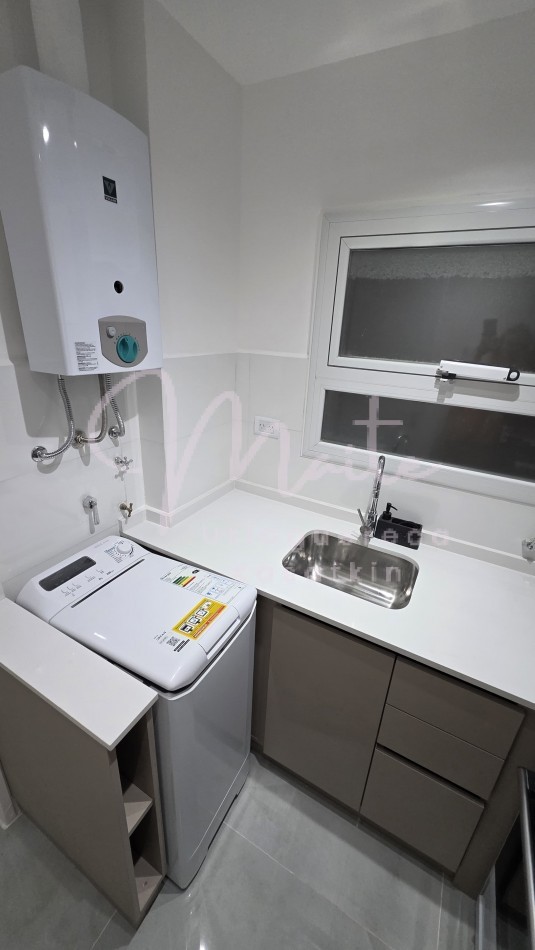 VENTA DEPARTAMENTO 2 AMBIENTES AL FRENTE CON BALCON PLAZA COLON 