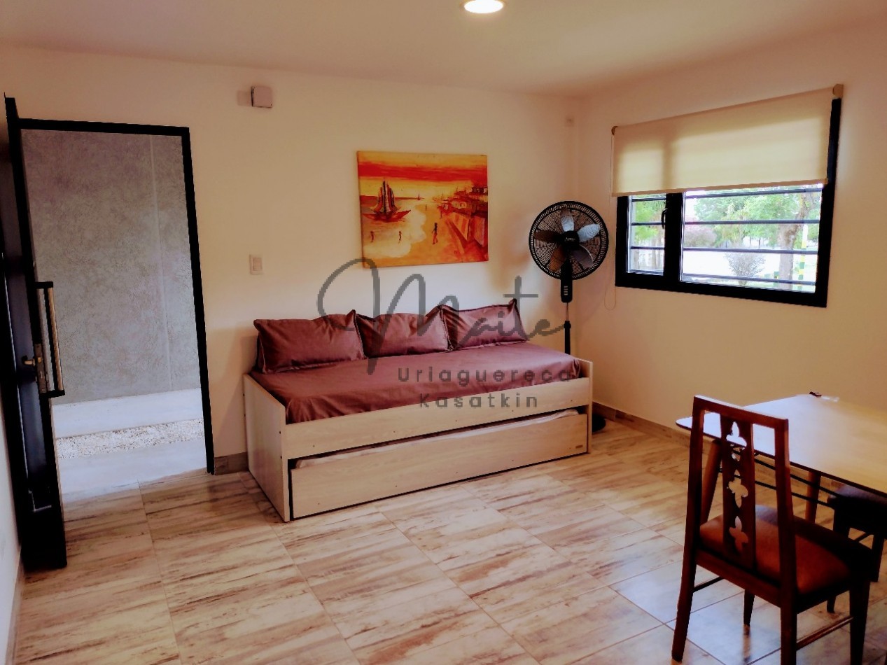 VENTA PH 2 AMB  PLANTA BAJA FRENTE PLAZA ITALIA  COCHERA DESCUBIERTA 