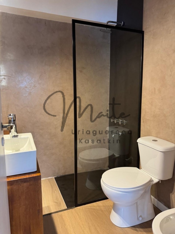 VENTA MONOAMBIENTEAL FRENTE CON BALCON  RECICLADO ZONA GUEMES 