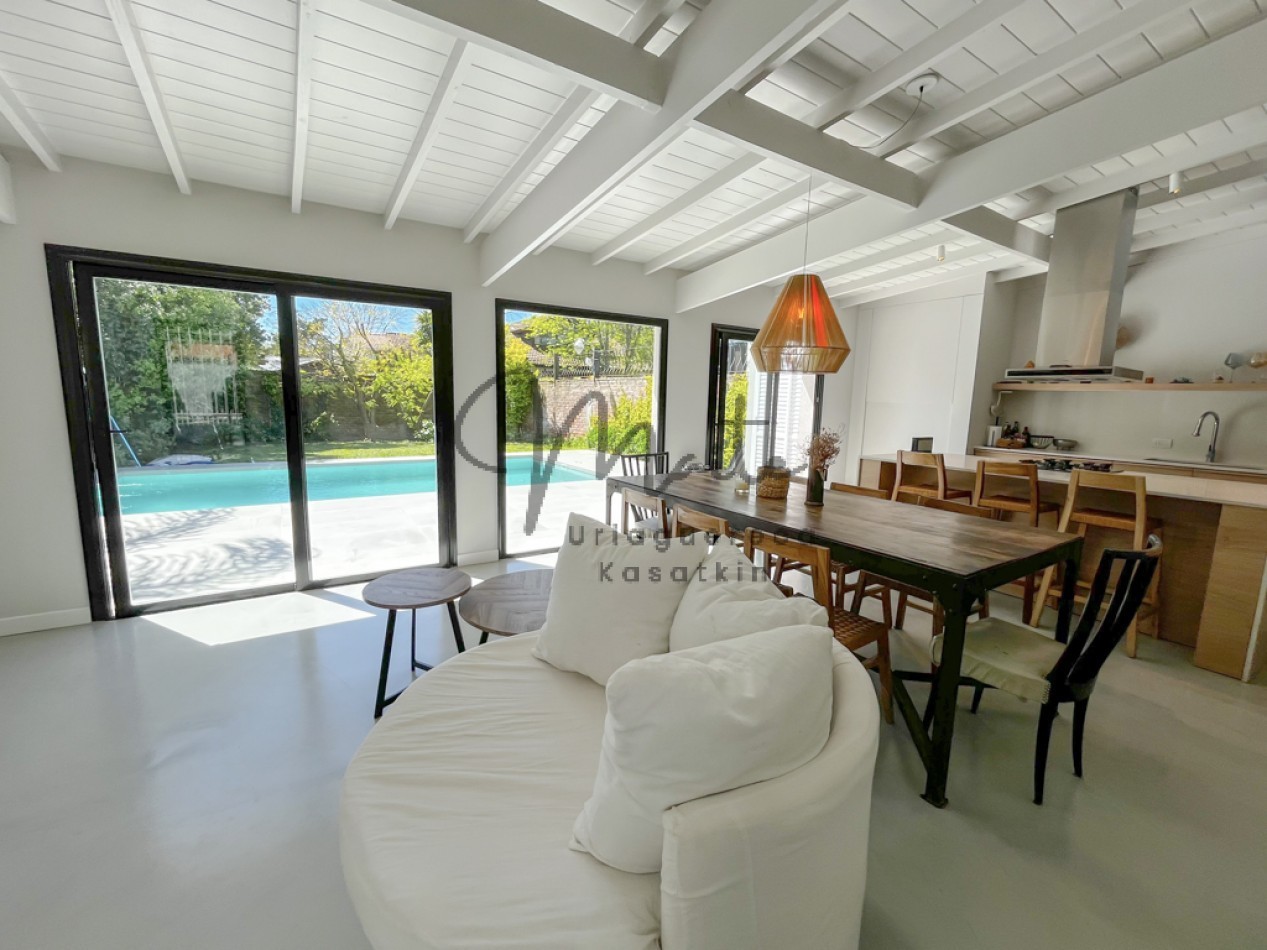 VENTA CASA 4 AMBIENTES LOS PINARES JARDIN PISCINA CLIMATIZADA 