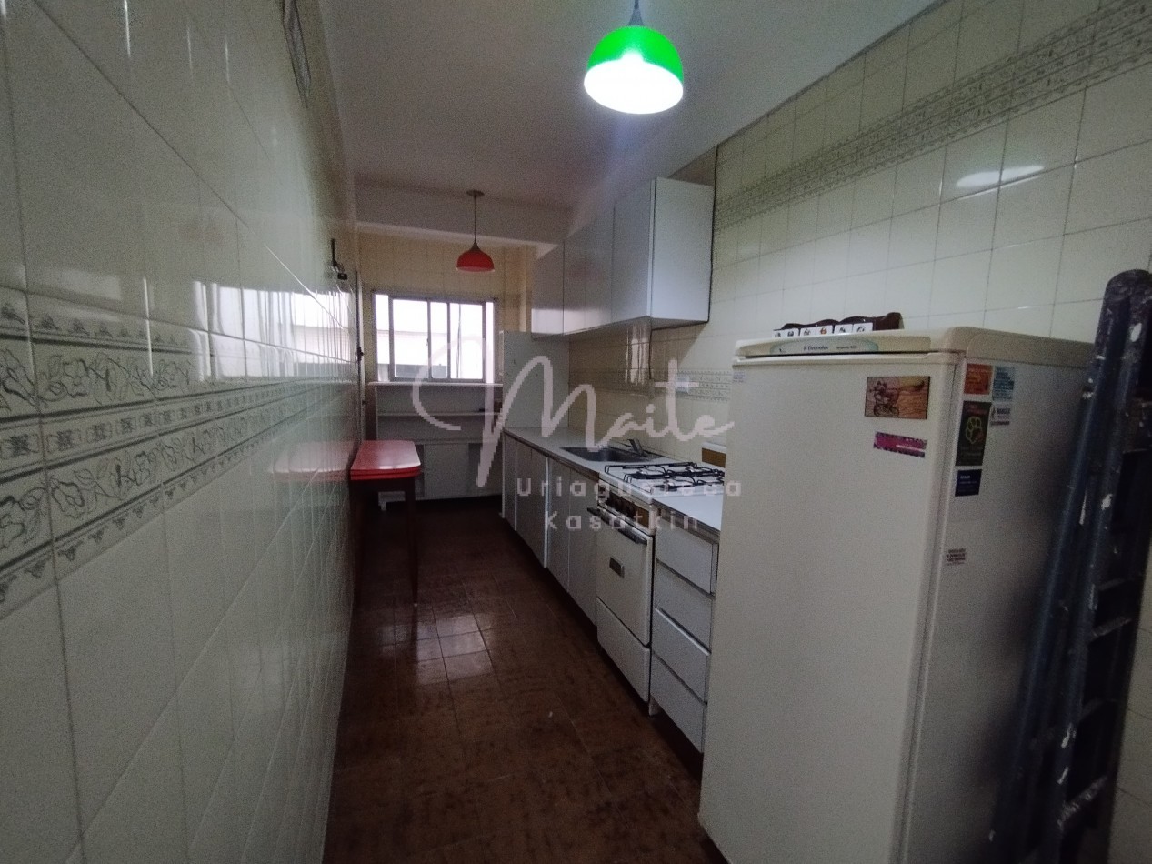 DEPARTAMENTO 2 AMBIENTES CON BALCON AL FRENTE ZONA CENTRO 