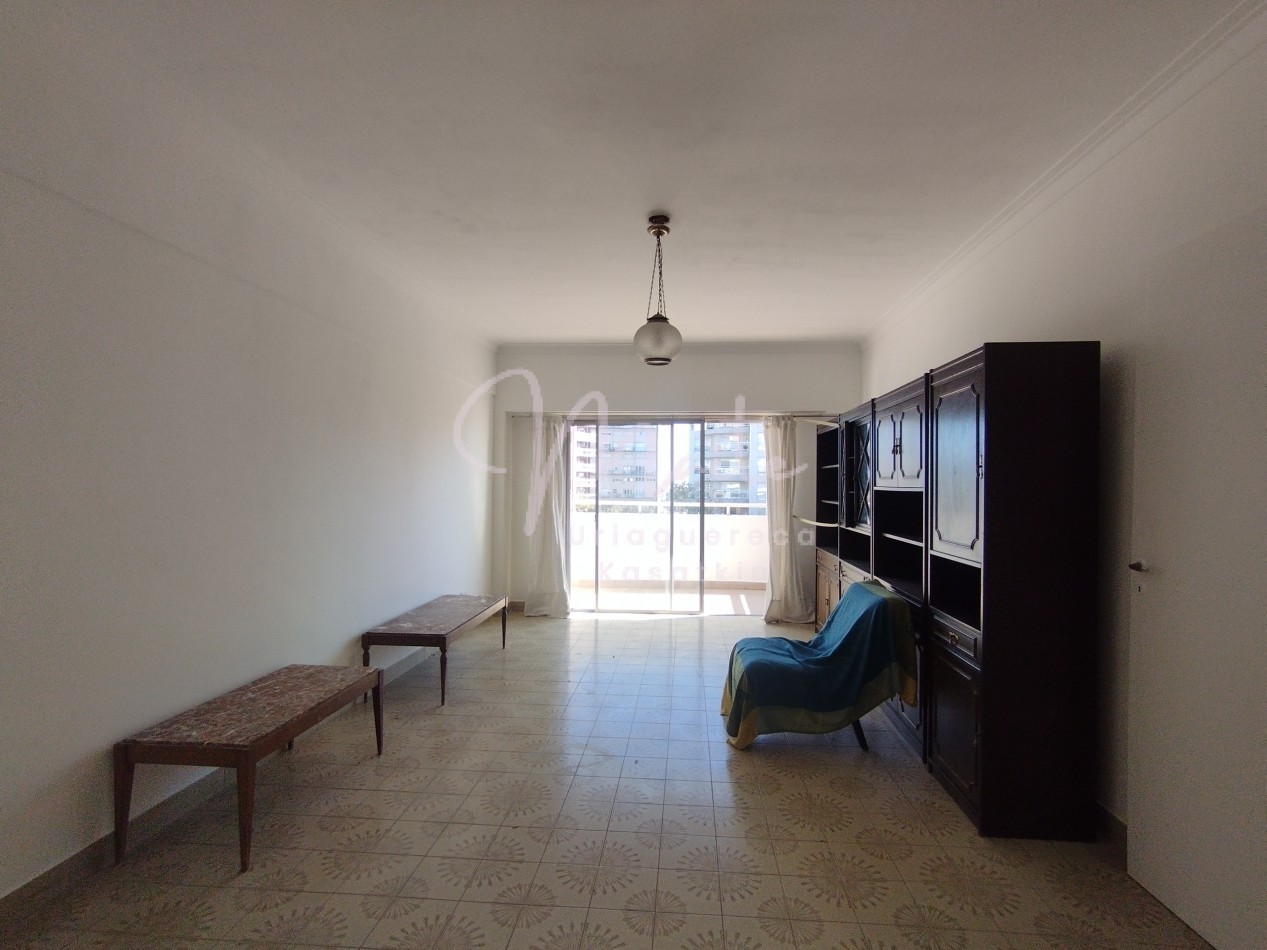 DEPARTAMENTO 2 AMBIENTES CON BALCON AL FRENTE ZONA CENTRO 