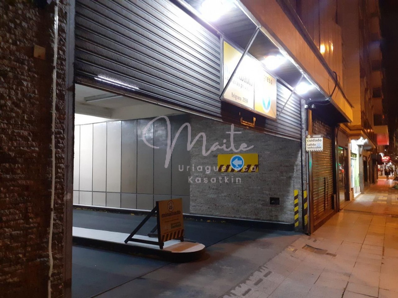 VENTA COCHERA FIJA ZONA CENTRO 