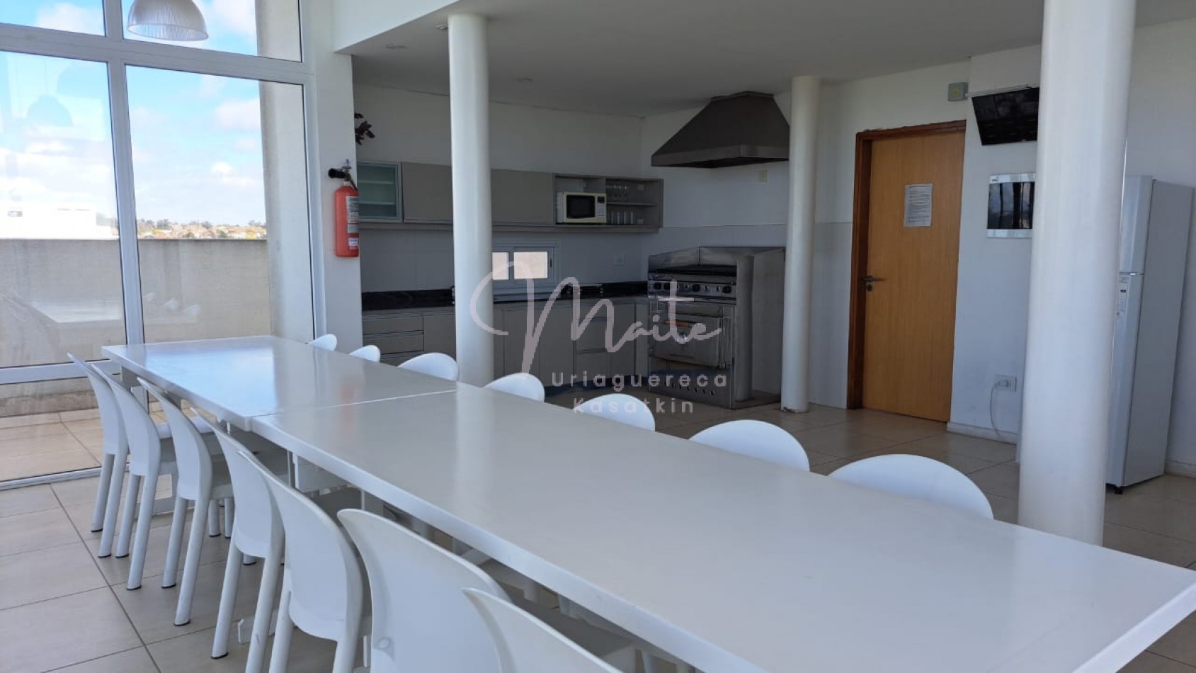 ALQUILER 24 MESES DEPARTAMENTO 4 AMBIENTES VISTA PLENA AL MAR PUNTA MOGOTES COCHERA