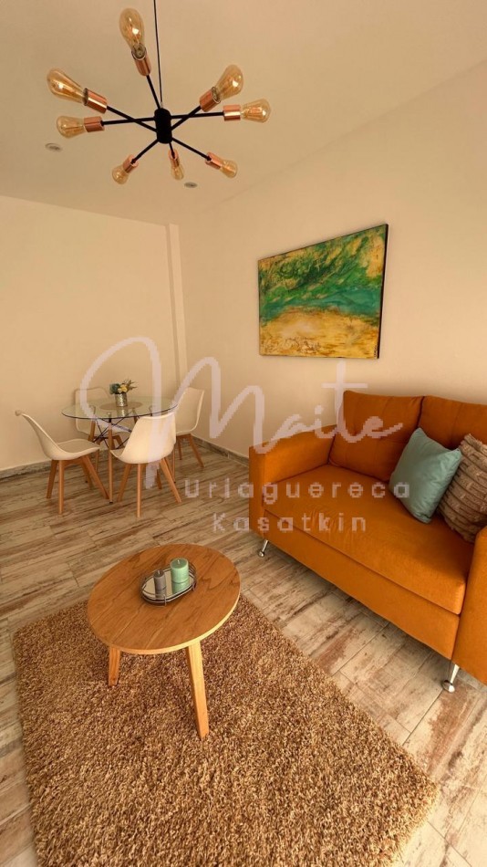 VENTA  DEPARTAMENTO 2 AMBIENTES CON DEPENDENCIA AL  FRENTE CON BALCON  RECICLADO ZONA CENTRO  OPCION COCHERA  