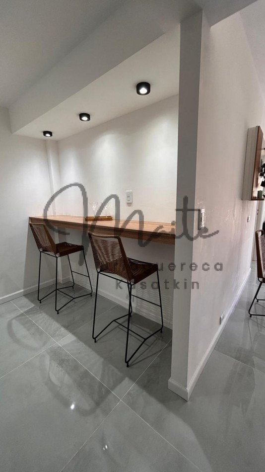 VENTA DEPARTAMENTO 3 AMBIENTES AL FRENTE CON BALCON RECICLADO ZONA CENTRO