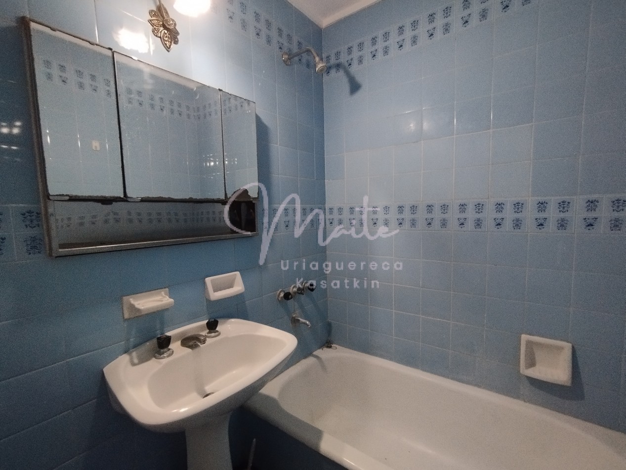 DEPARTAMENTO 2 AMBIENTES CON BALCON AL FRENTE ZONA CENTRO 